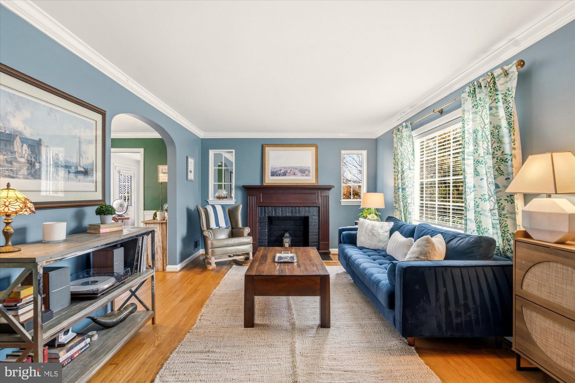 802 GRAND VIEW DRIVE