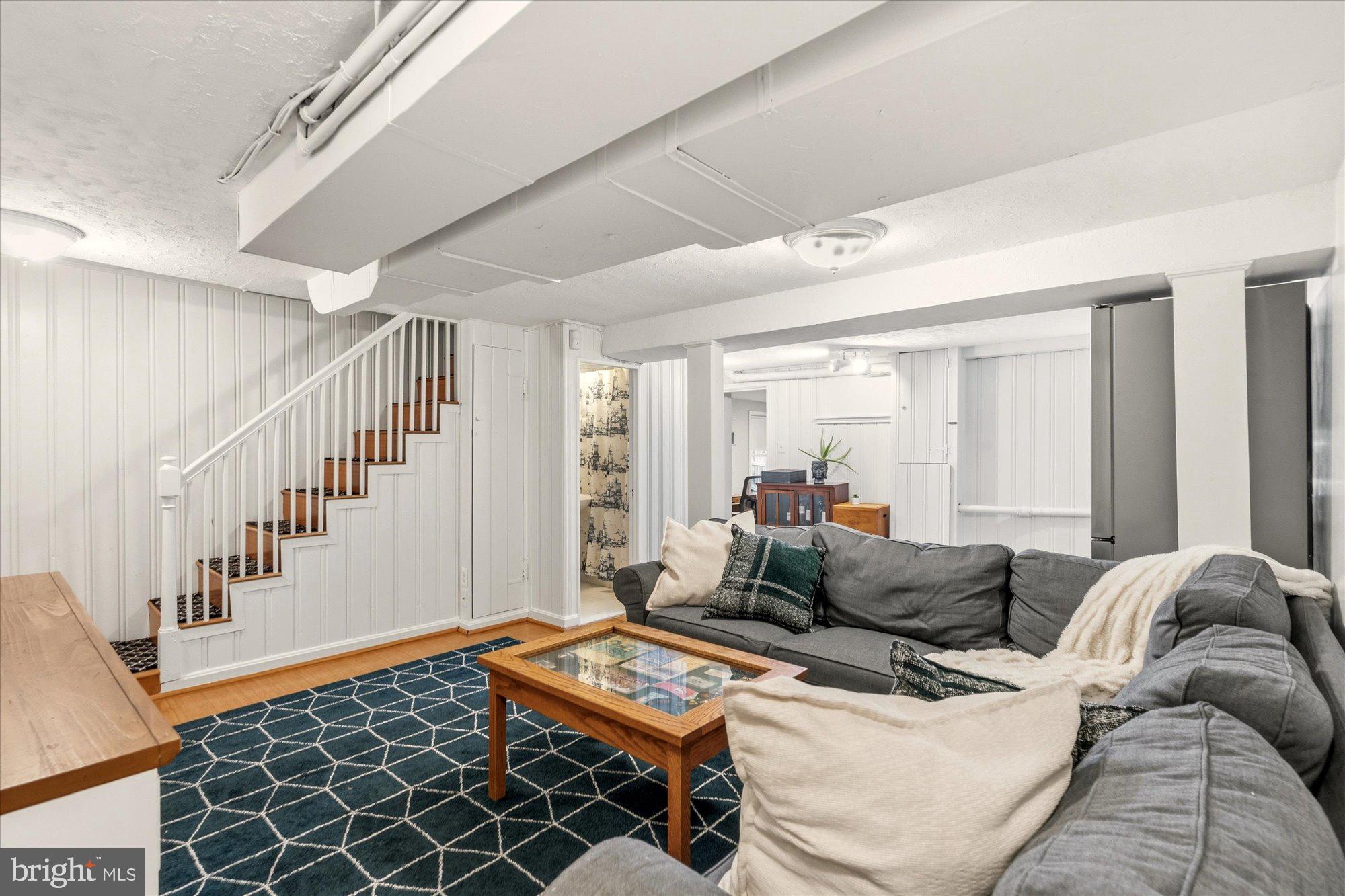 802 GRAND VIEW DRIVE