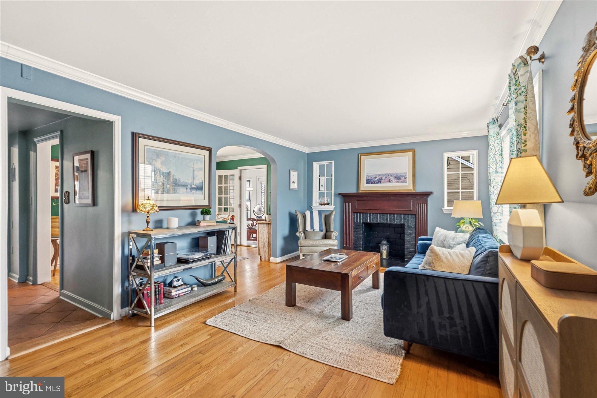 802 GRAND VIEW DRIVE