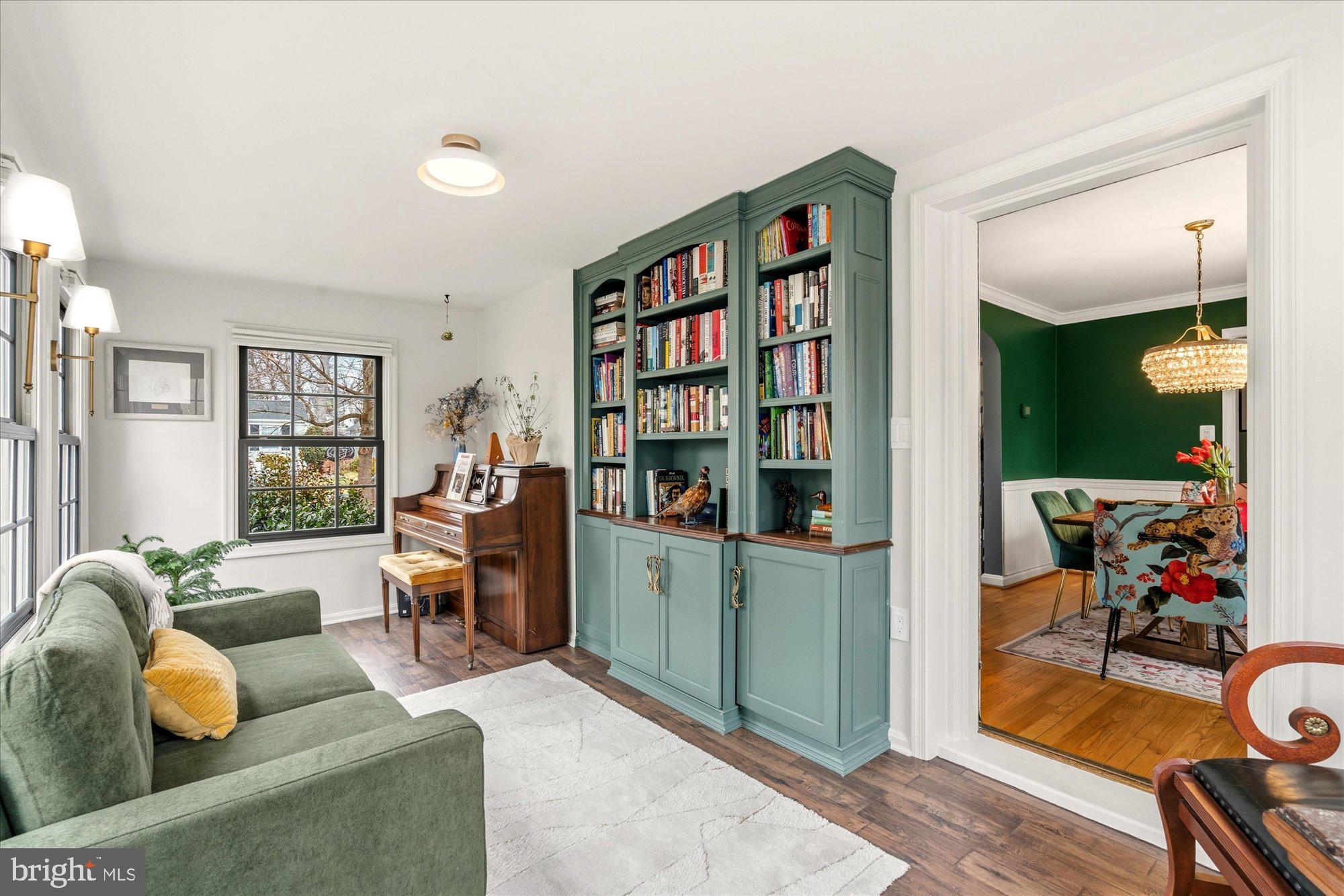 802 GRAND VIEW DRIVE