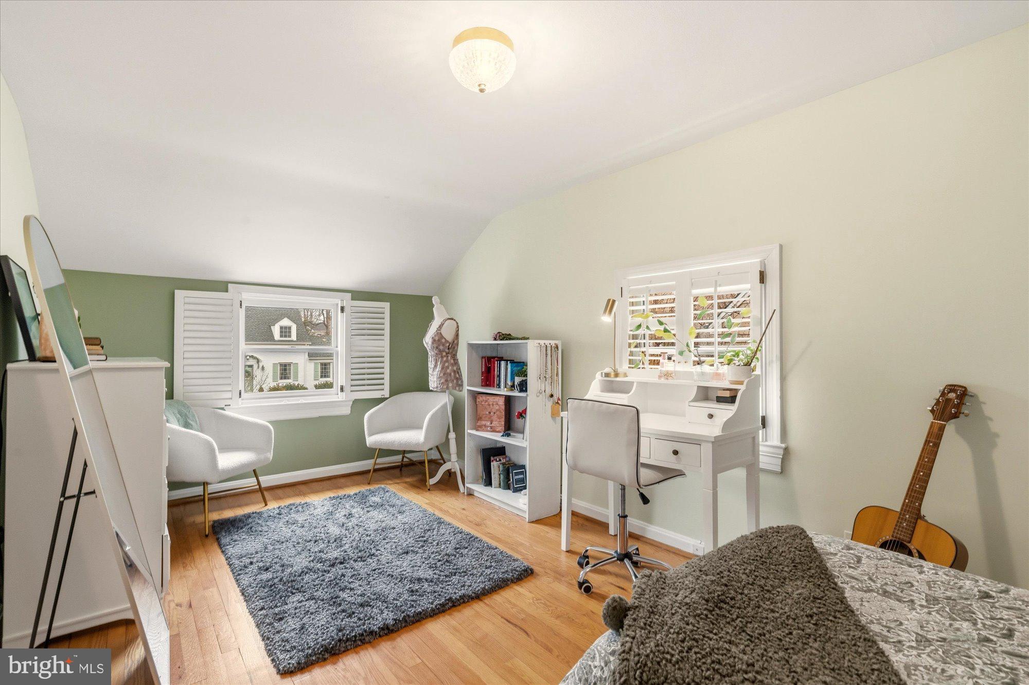 802 GRAND VIEW DRIVE