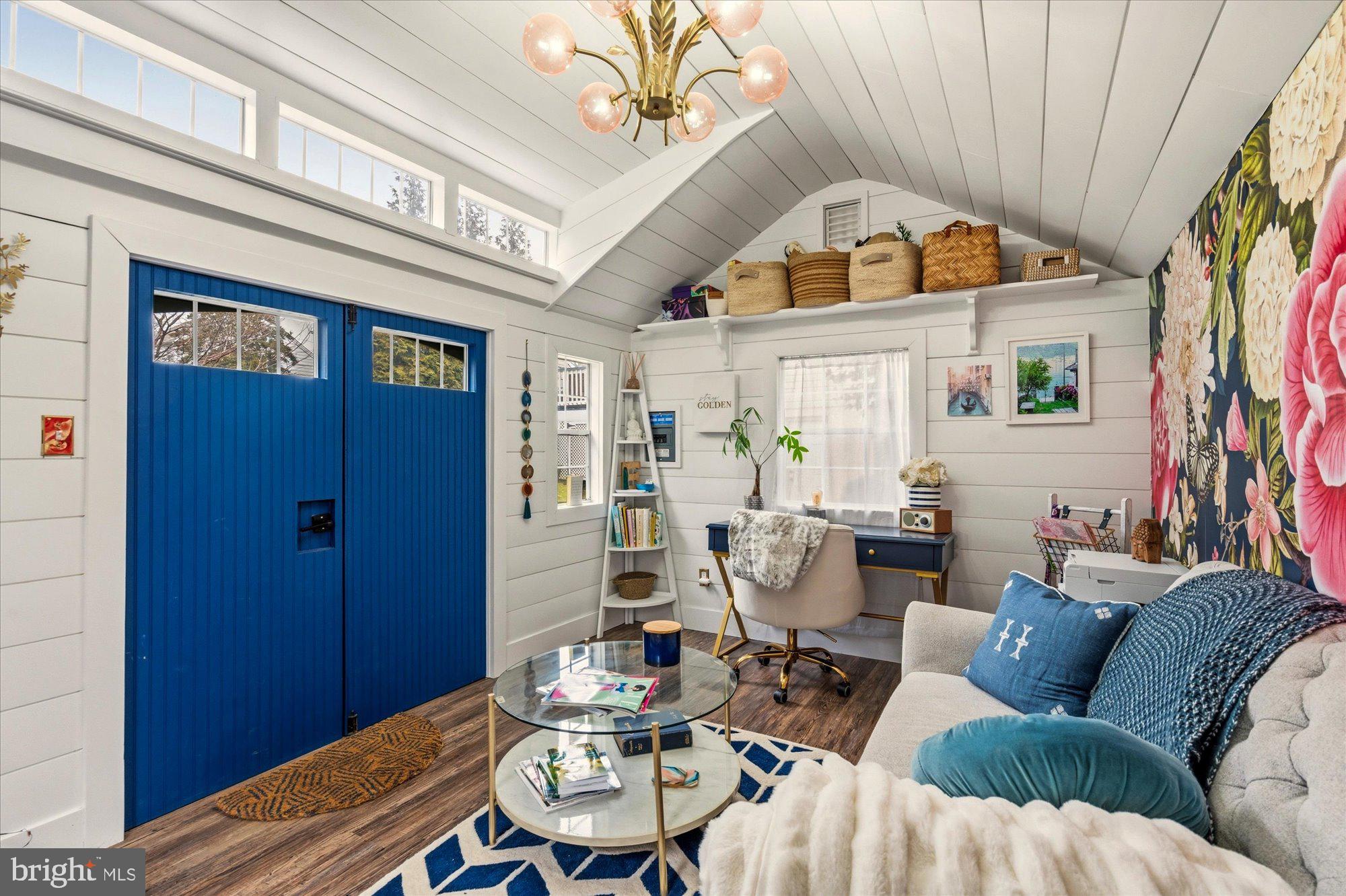 802 GRAND VIEW DRIVE