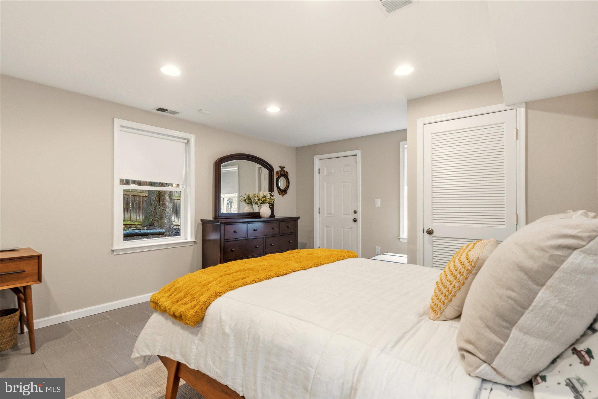 802 GRAND VIEW DRIVE