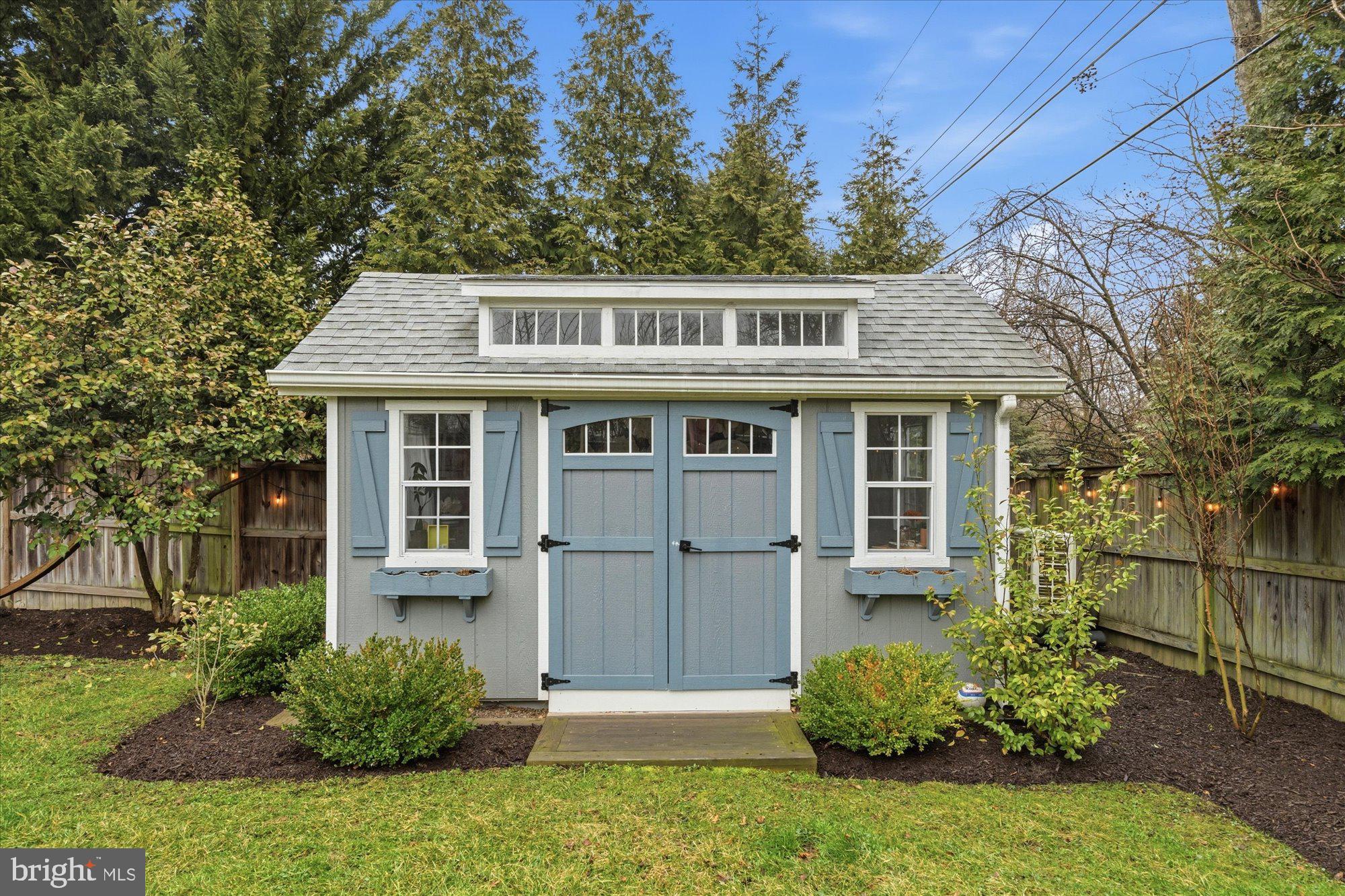 802 GRAND VIEW DRIVE