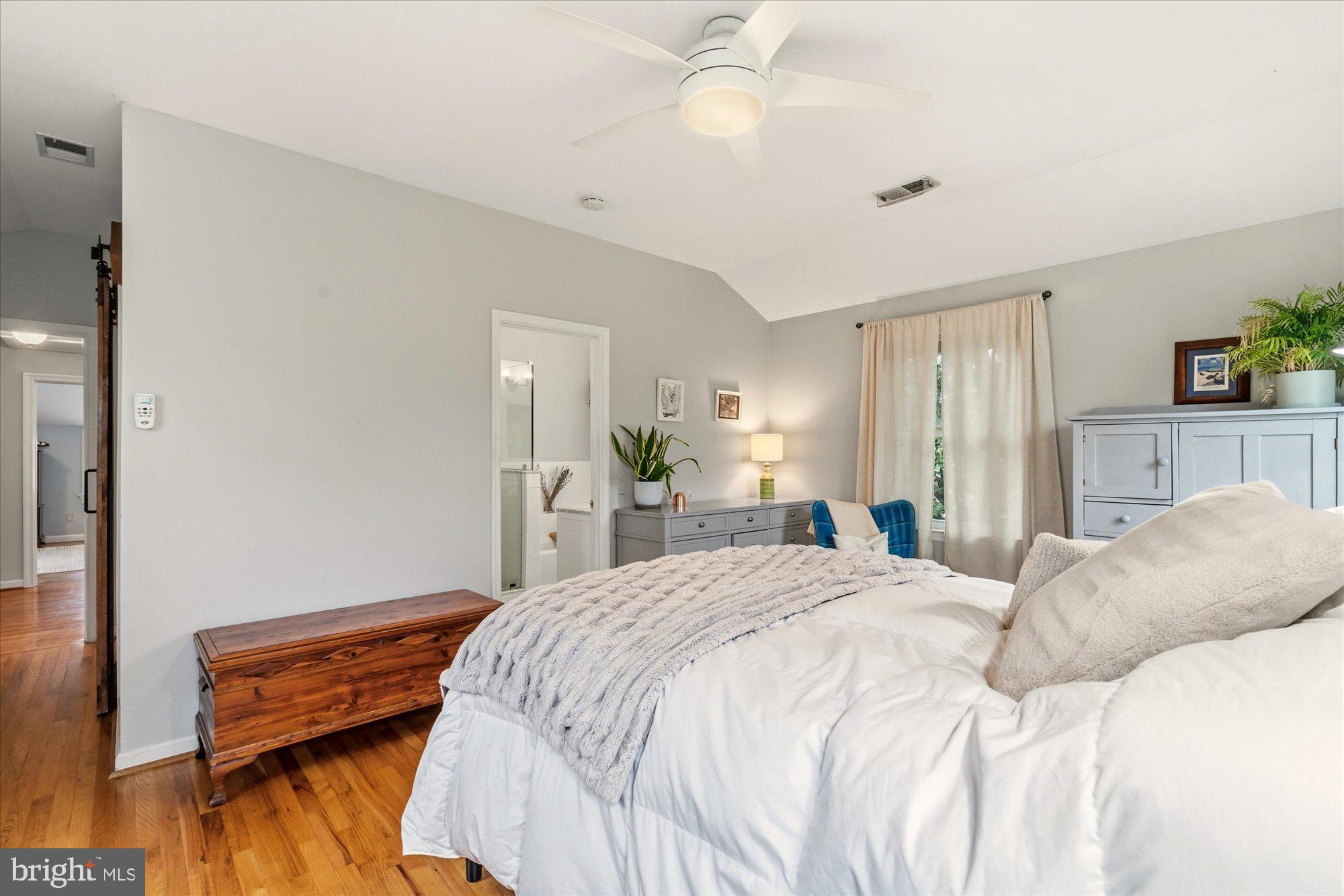 802 GRAND VIEW DRIVE