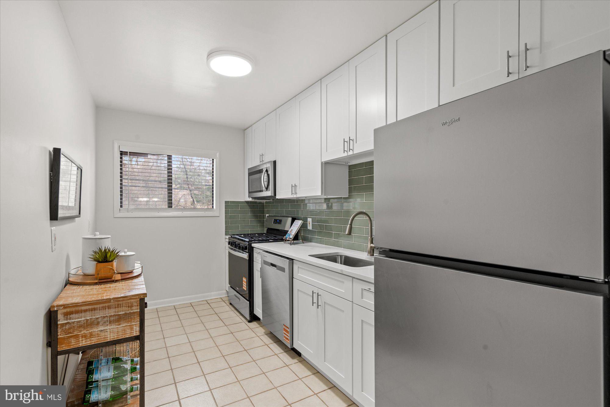 236 W TAYLOR RUN PARKWAY 3