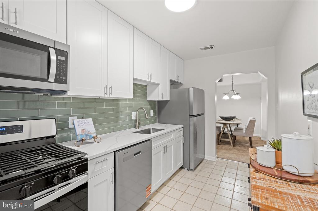 236 W TAYLOR RUN PARKWAY 3