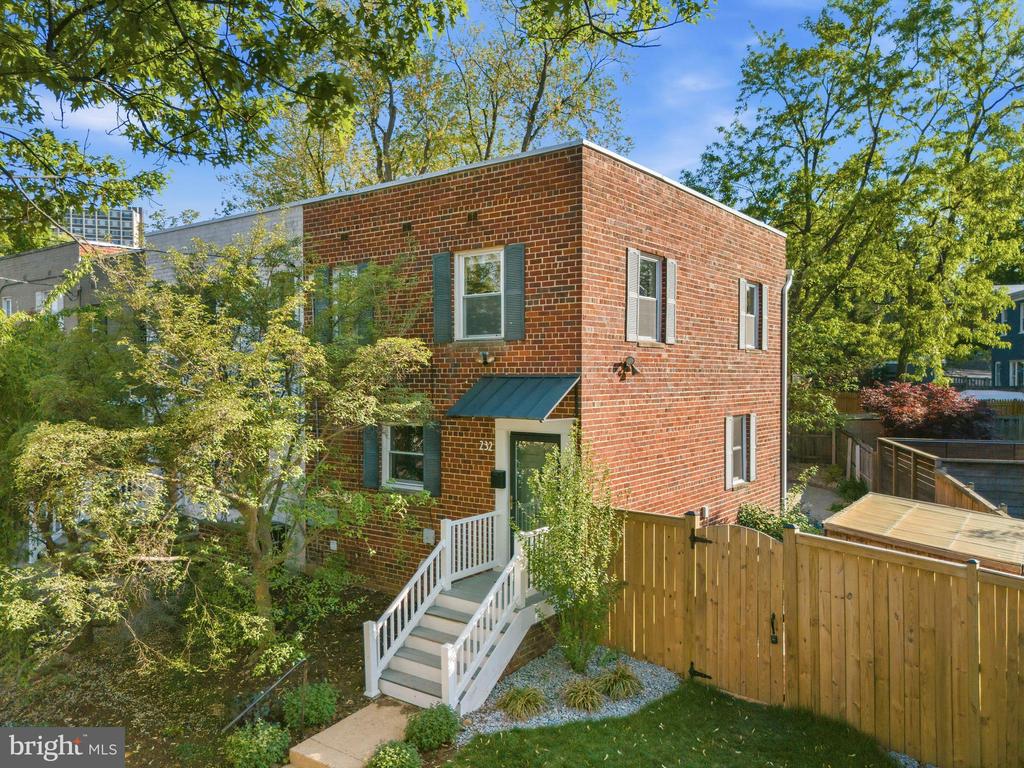 232 TENNESSEE AVENUE