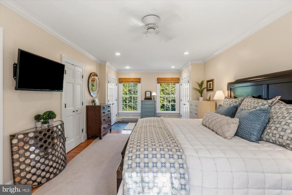 305 MANSION DRIVE