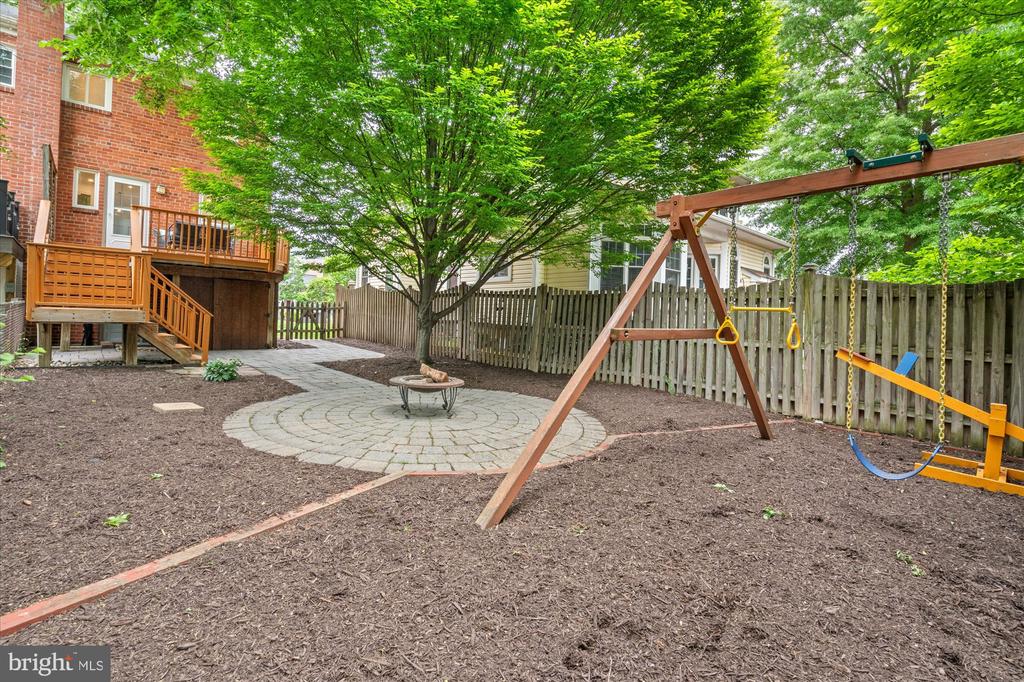 411 E HOWELL AVENUE A