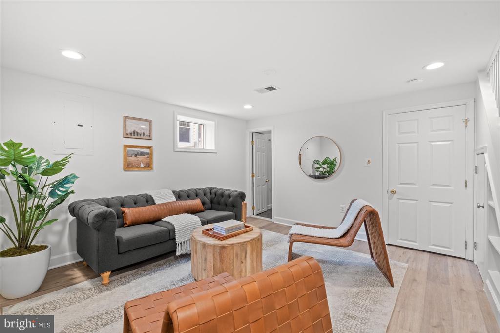 411 E HOWELL AVENUE A