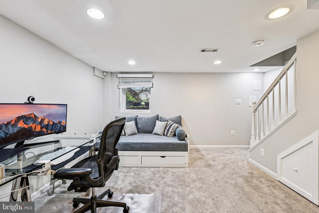 433 MOUNT VERNON AVENUE