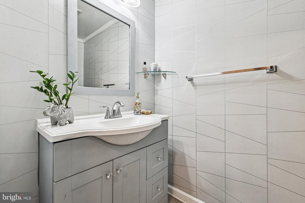 433 MOUNT VERNON AVENUE