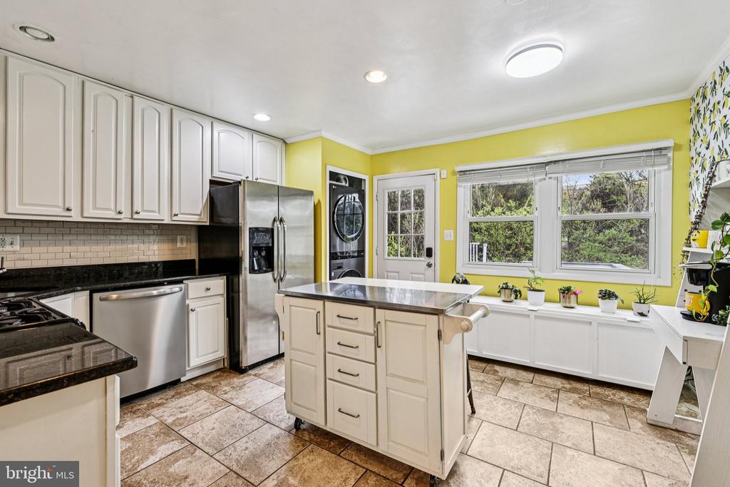 433 MOUNT VERNON AVENUE