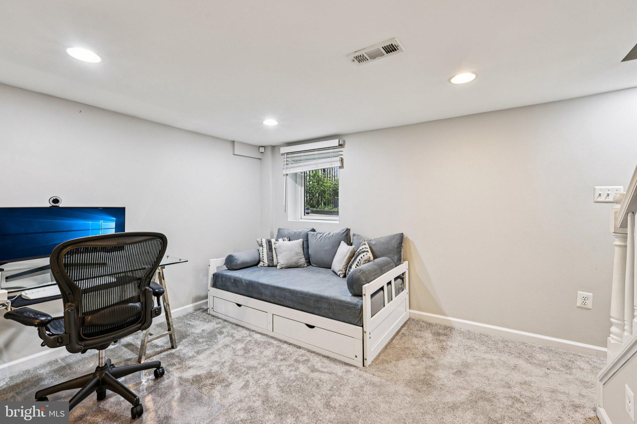 433 MOUNT VERNON AVENUE