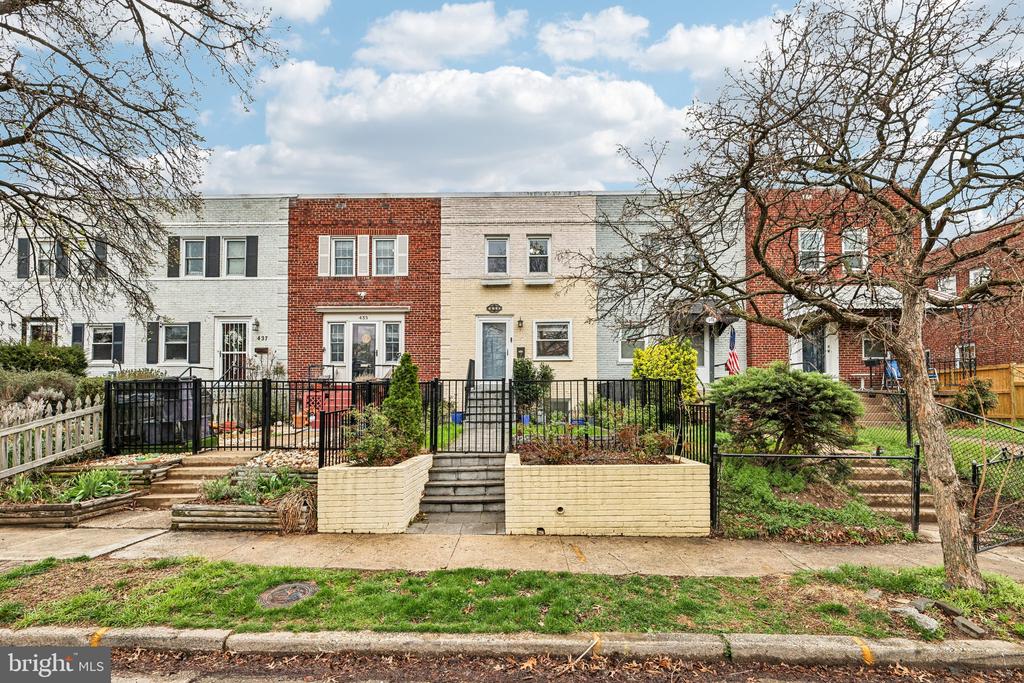 433 MOUNT VERNON AVENUE