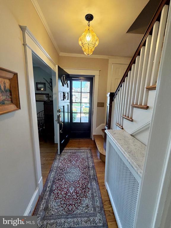 12 OAK STREET W