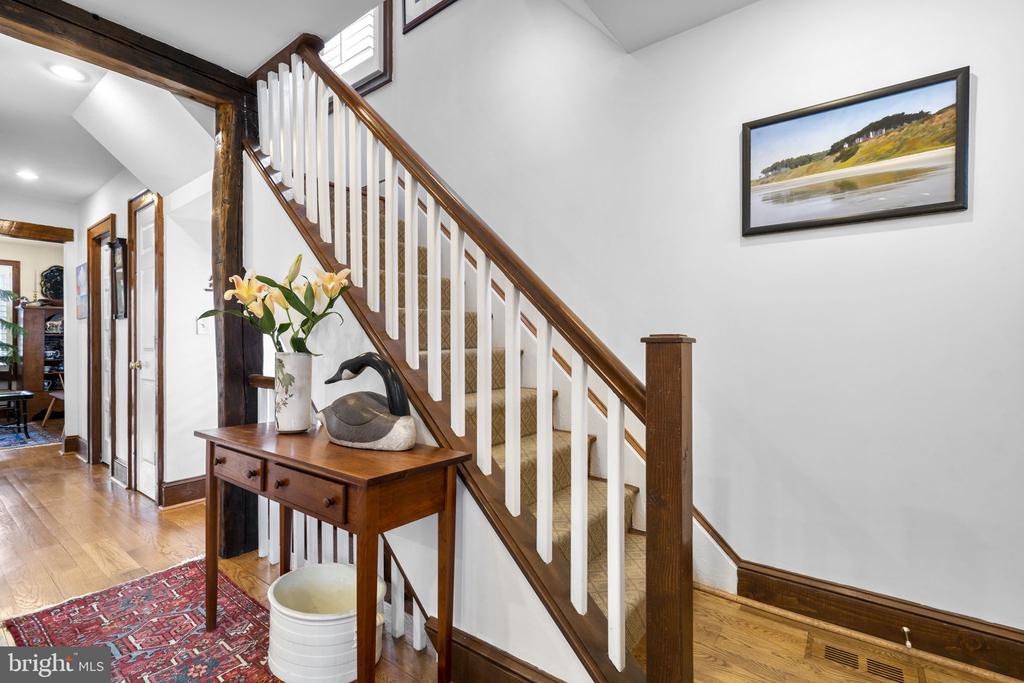 123 E WALNUT STREET