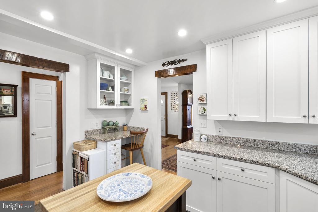 123 E WALNUT STREET