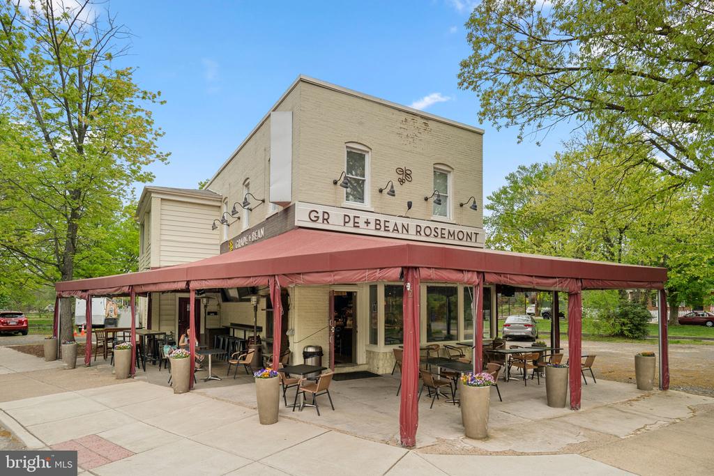 123 E WALNUT STREET