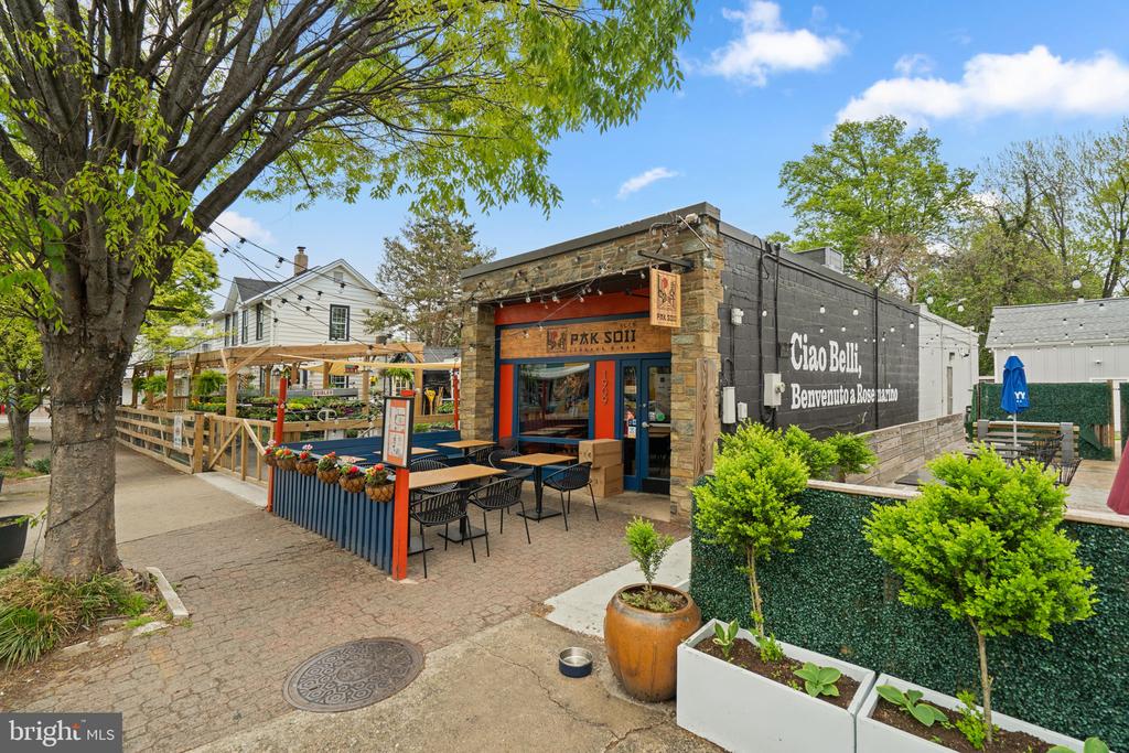 123 E WALNUT STREET
