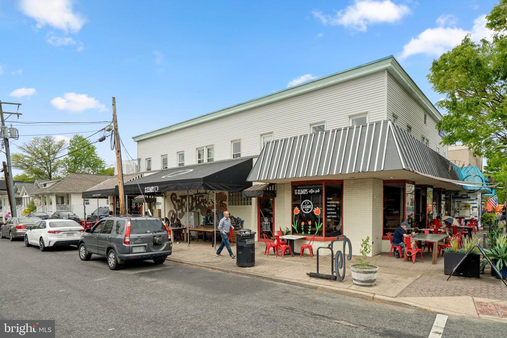 123 E WALNUT STREET