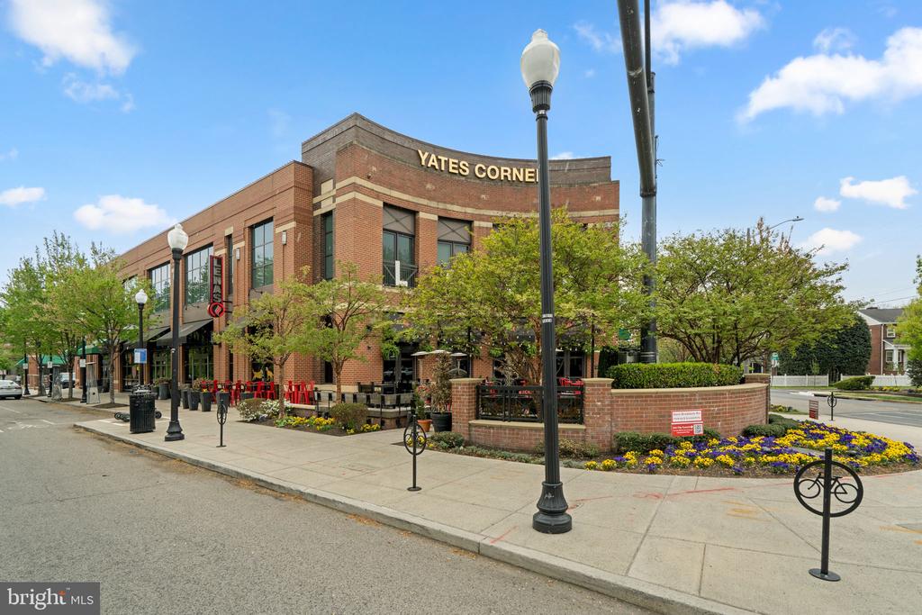 123 E WALNUT STREET