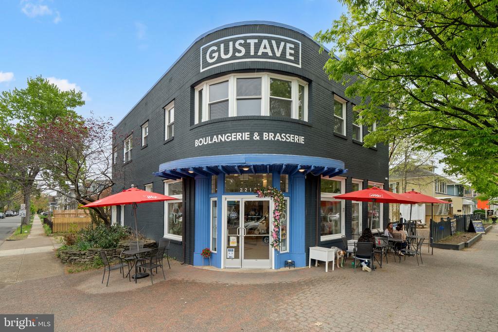 123 E WALNUT STREET