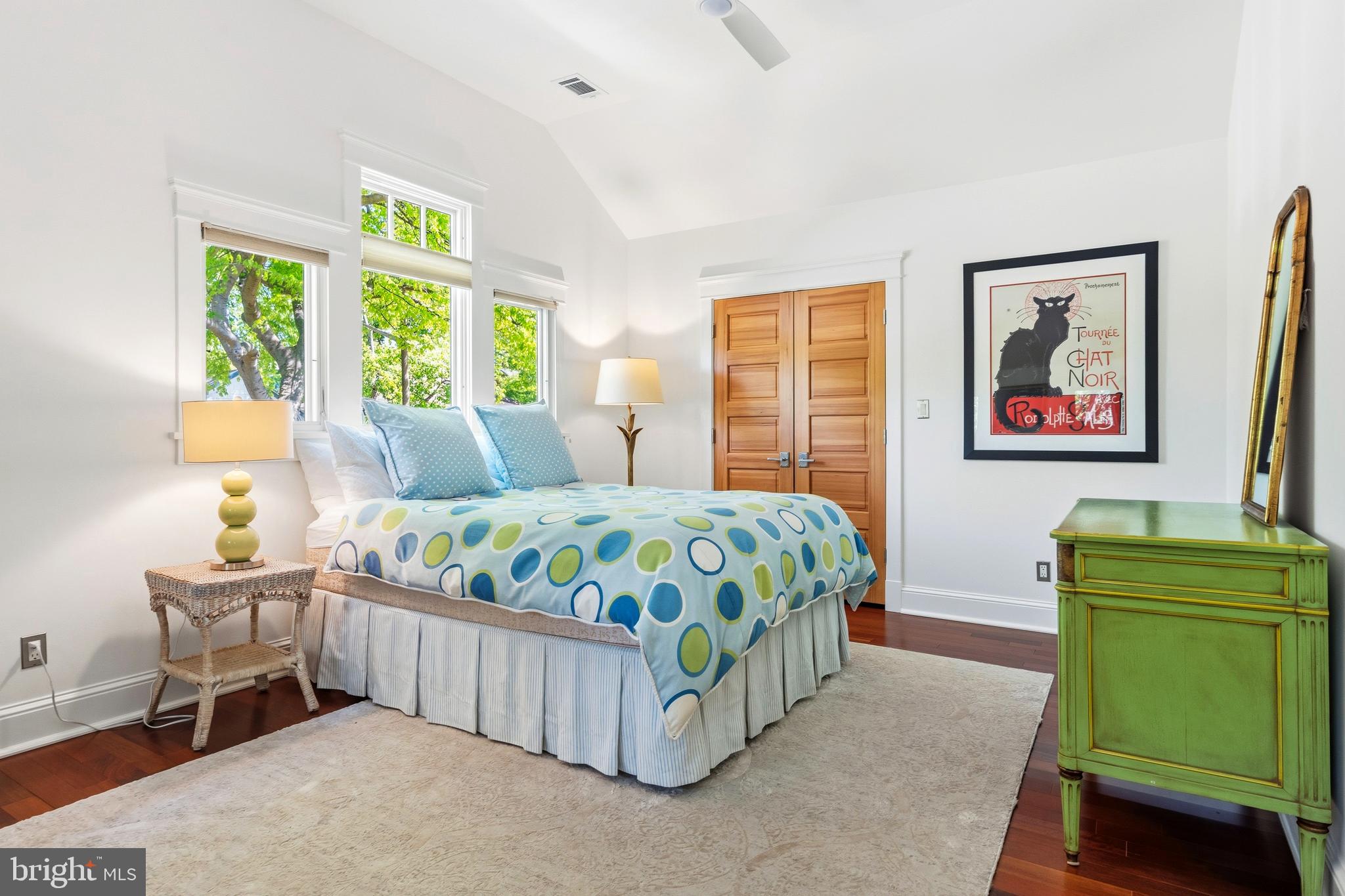 7 E WALNUT STREET