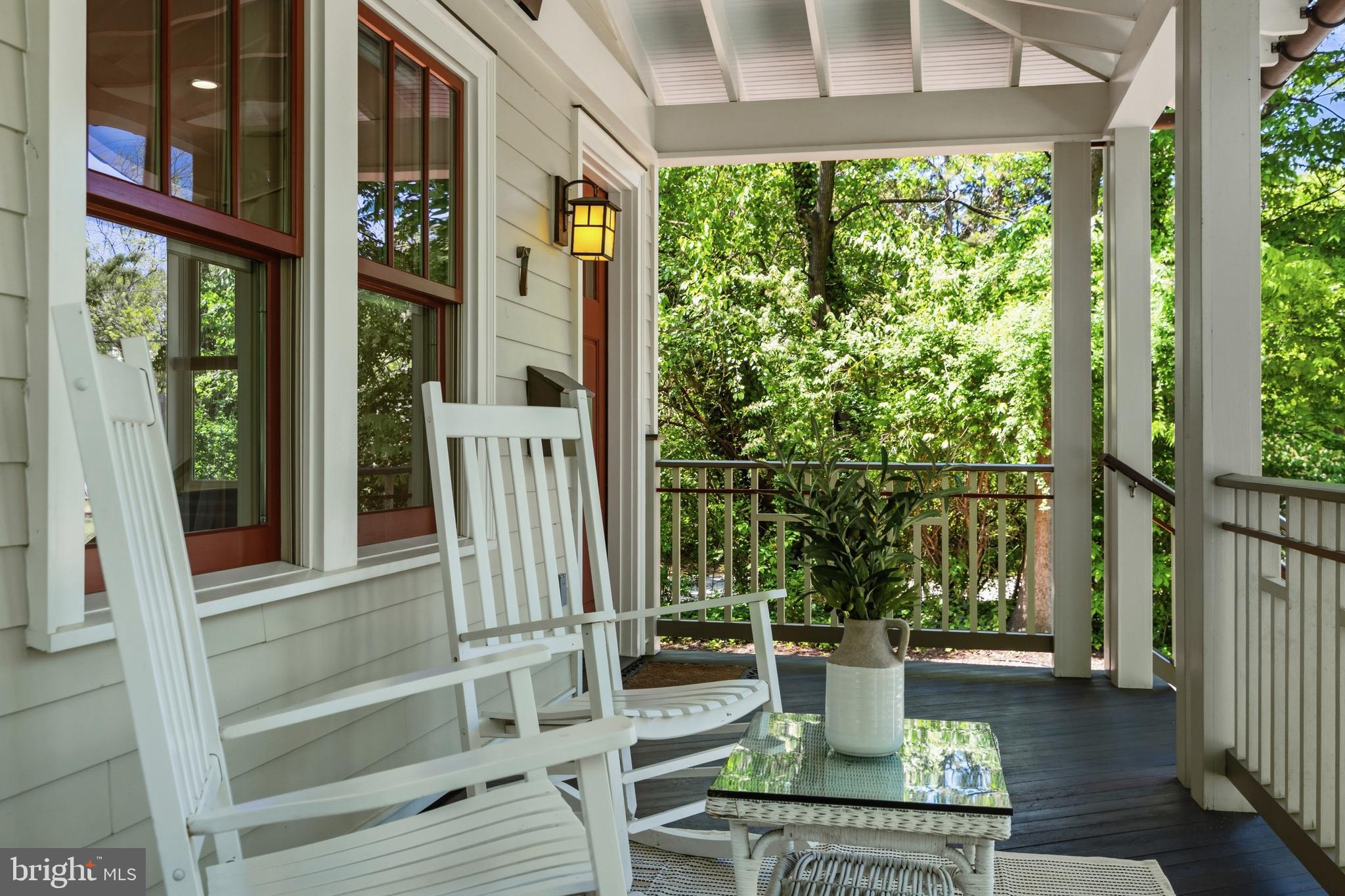 7 E WALNUT STREET