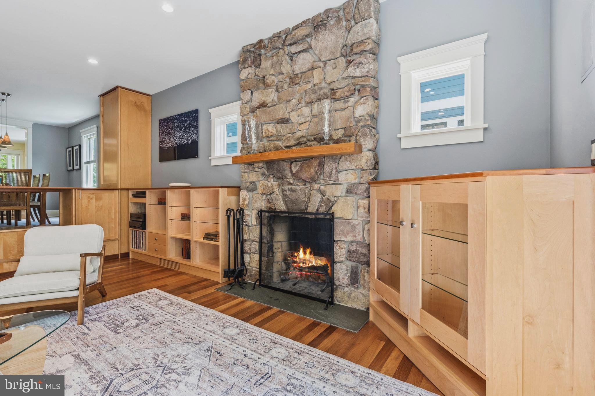 7 E WALNUT STREET
