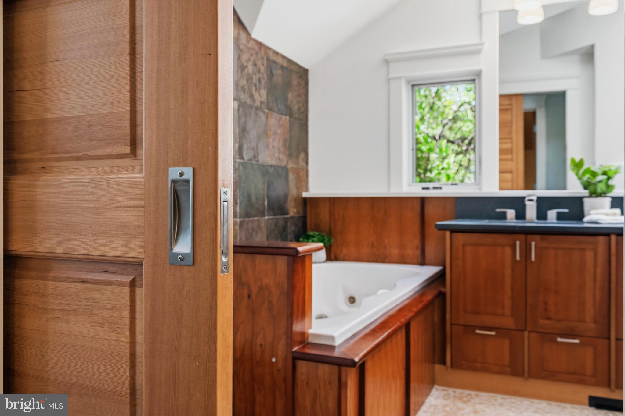 7 E WALNUT STREET