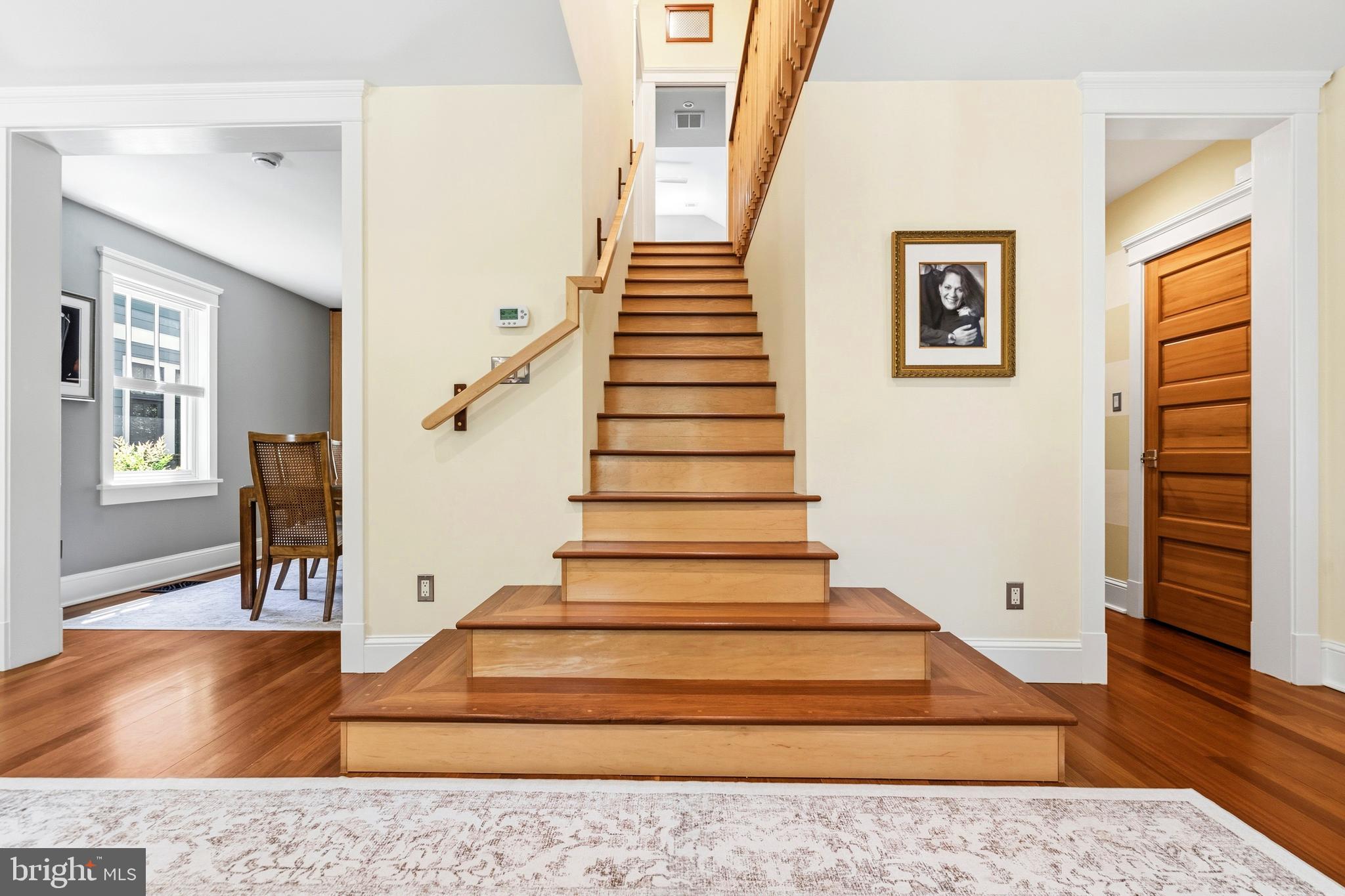 7 E WALNUT STREET