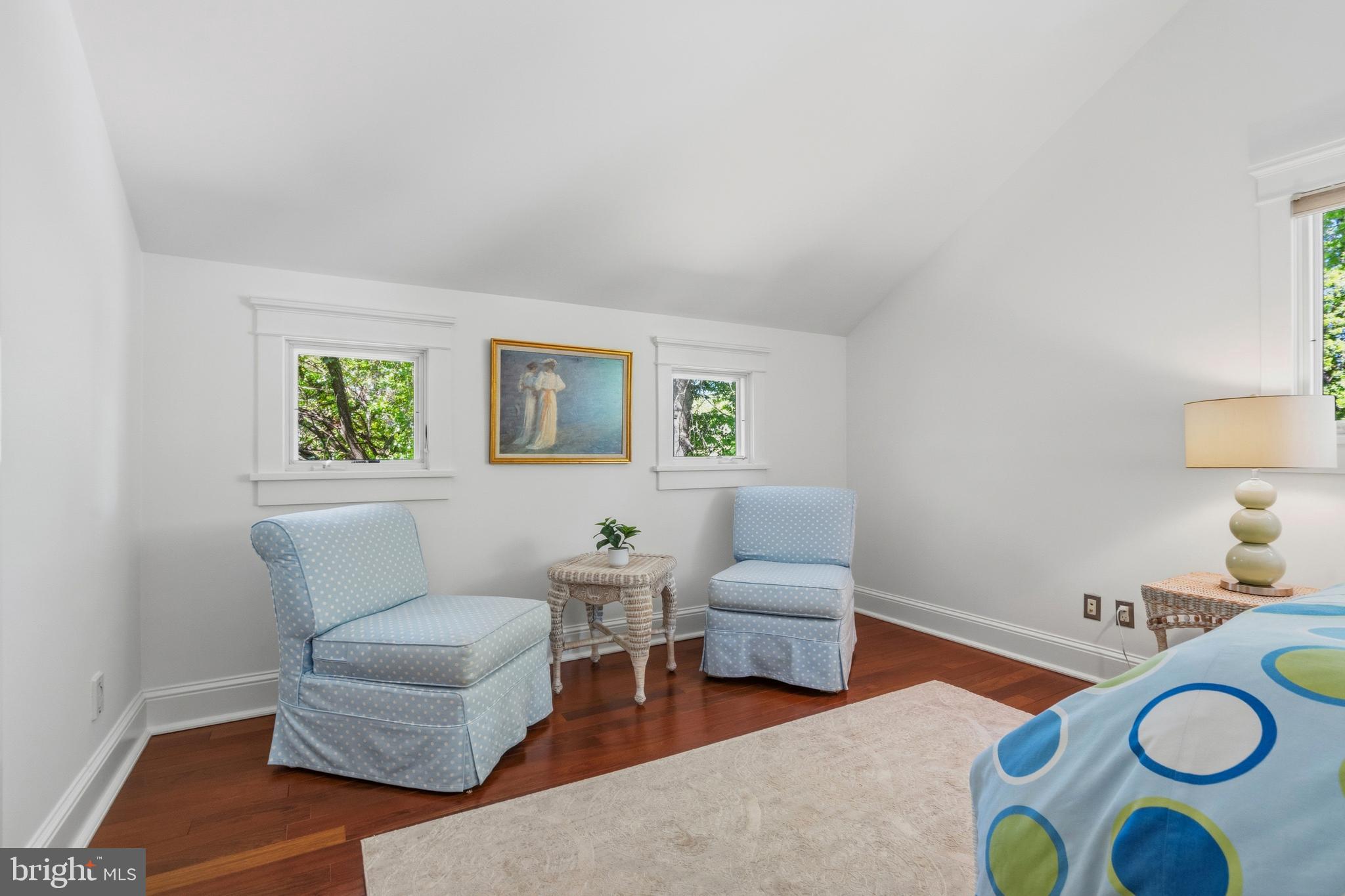 7 E WALNUT STREET