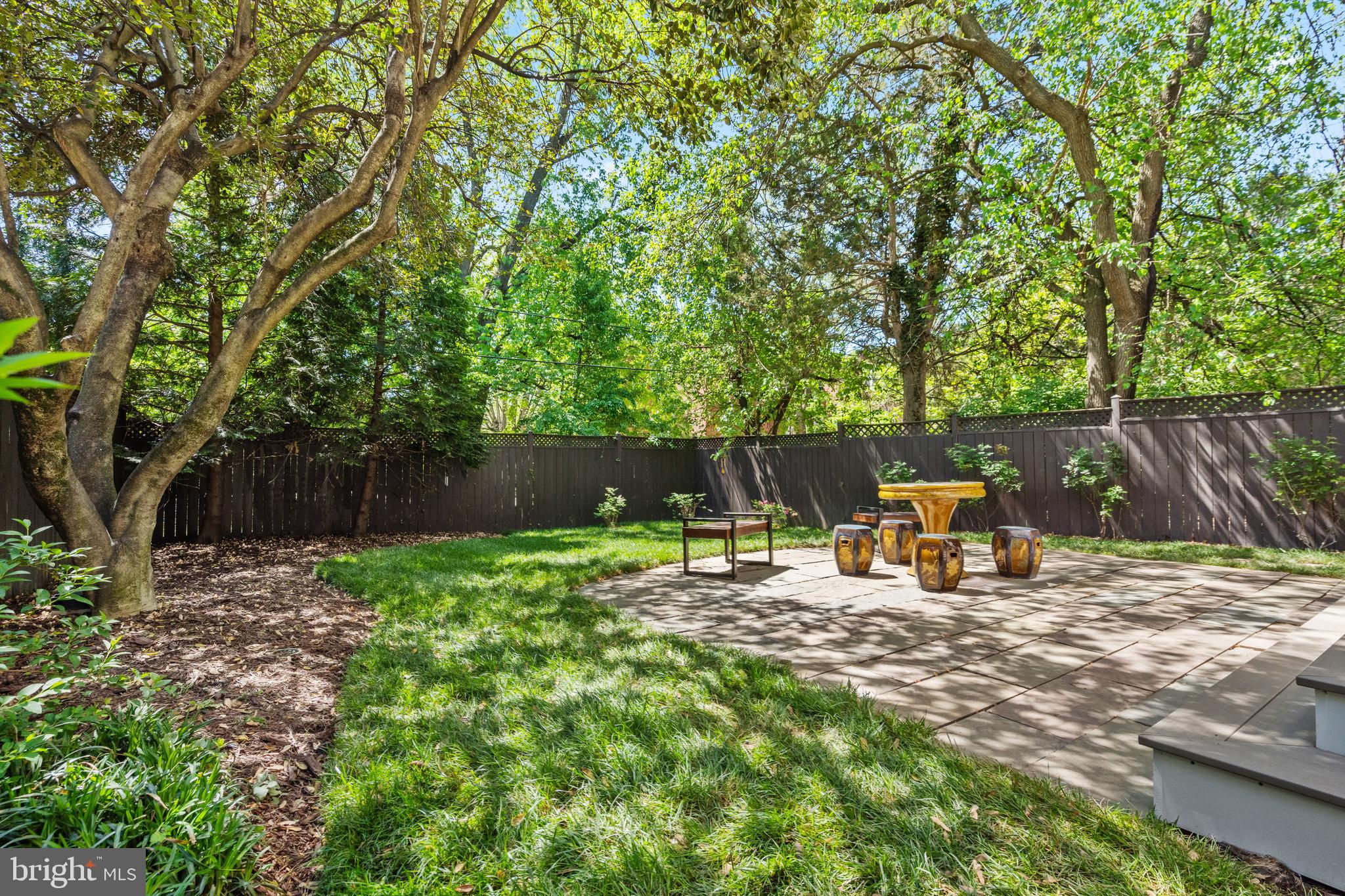7 E WALNUT STREET