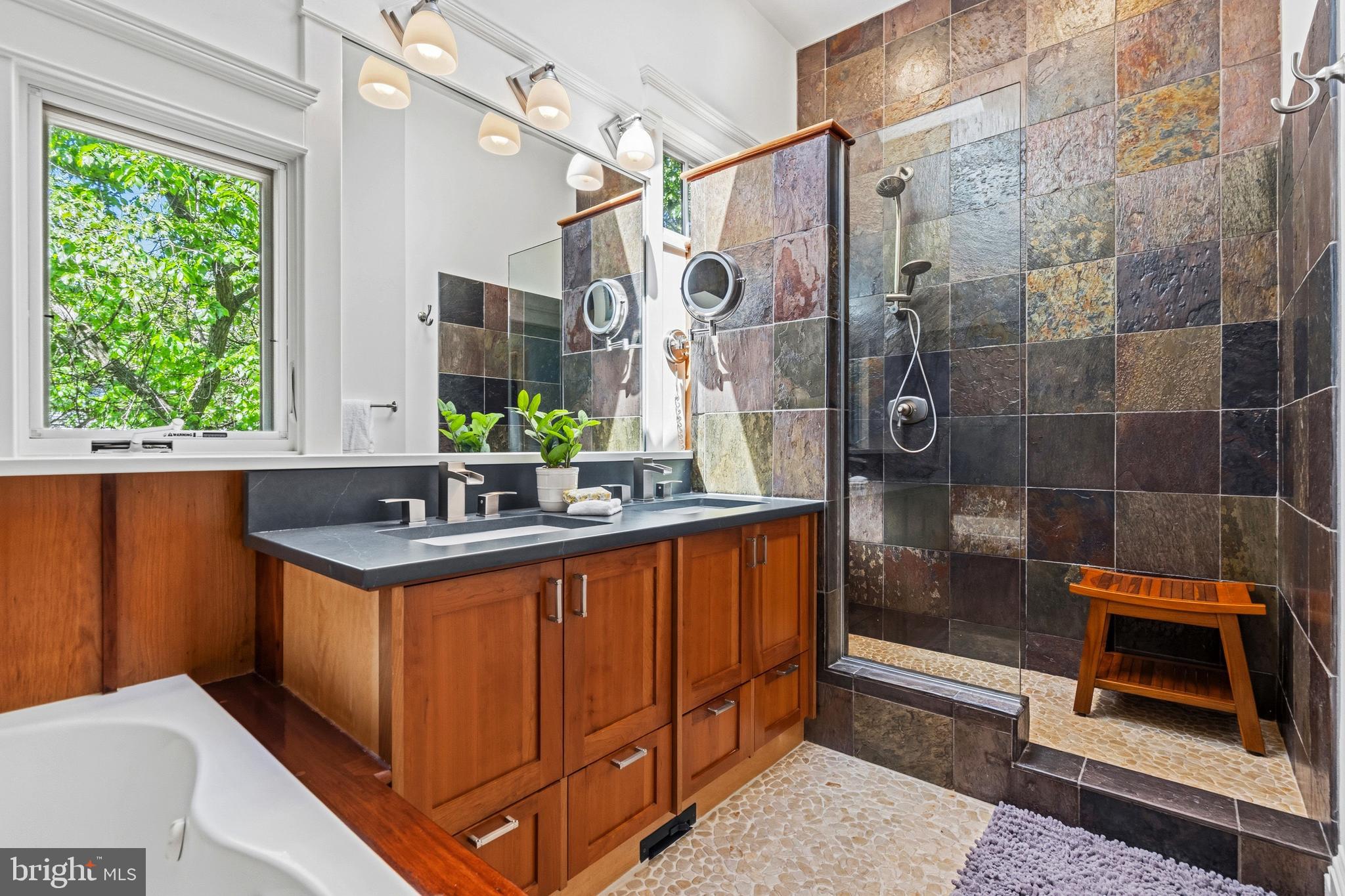 7 E WALNUT STREET