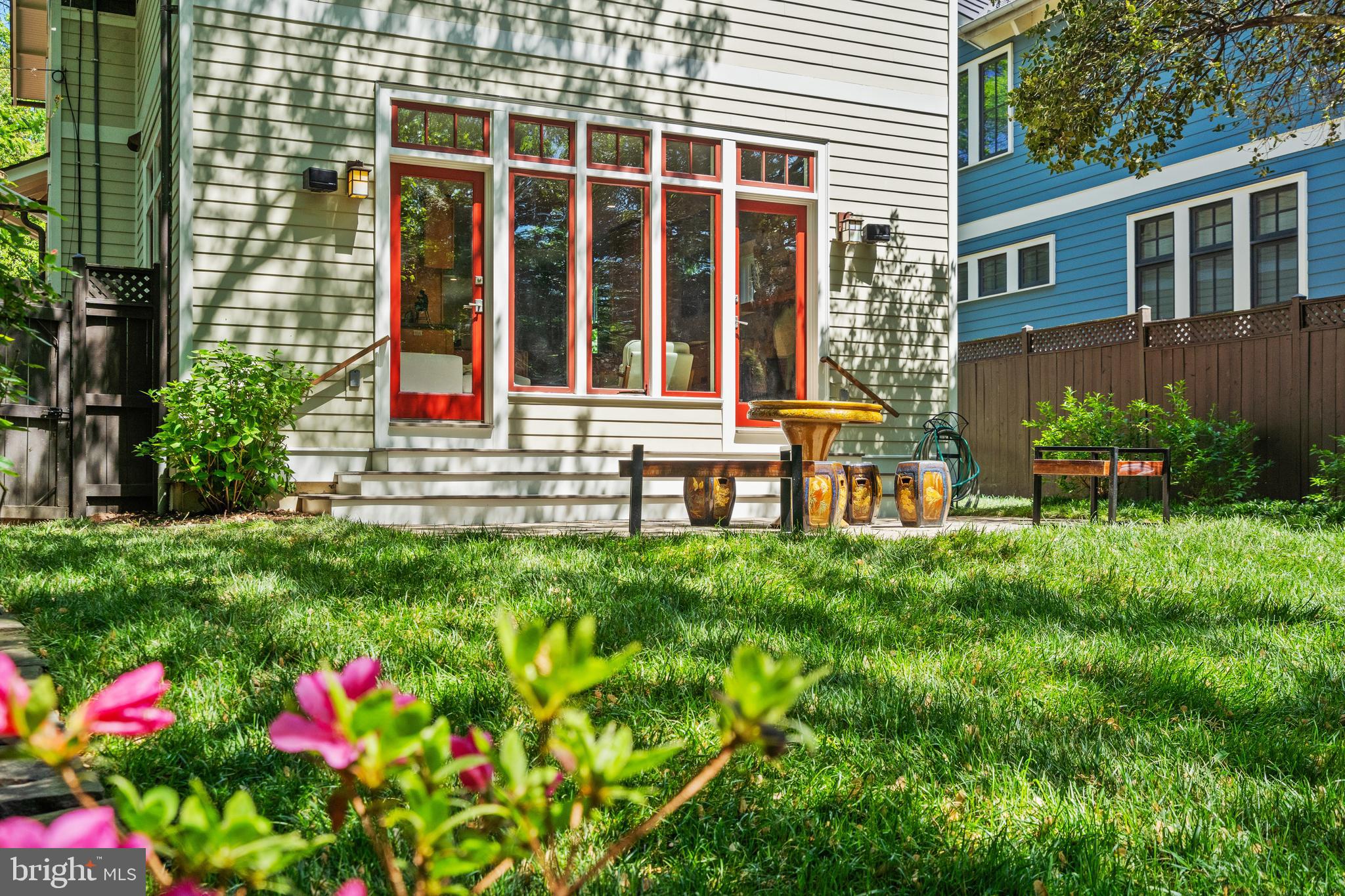 7 E WALNUT STREET