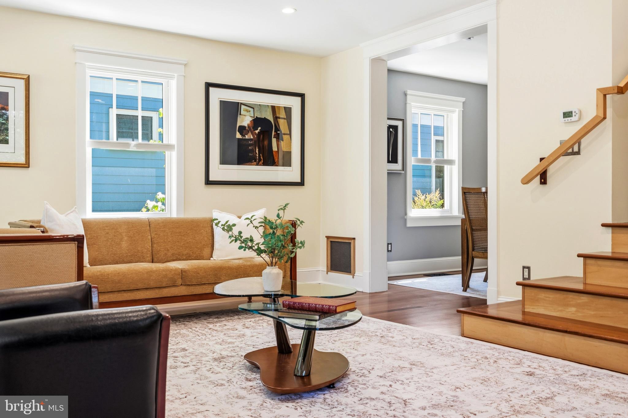 7 E WALNUT STREET