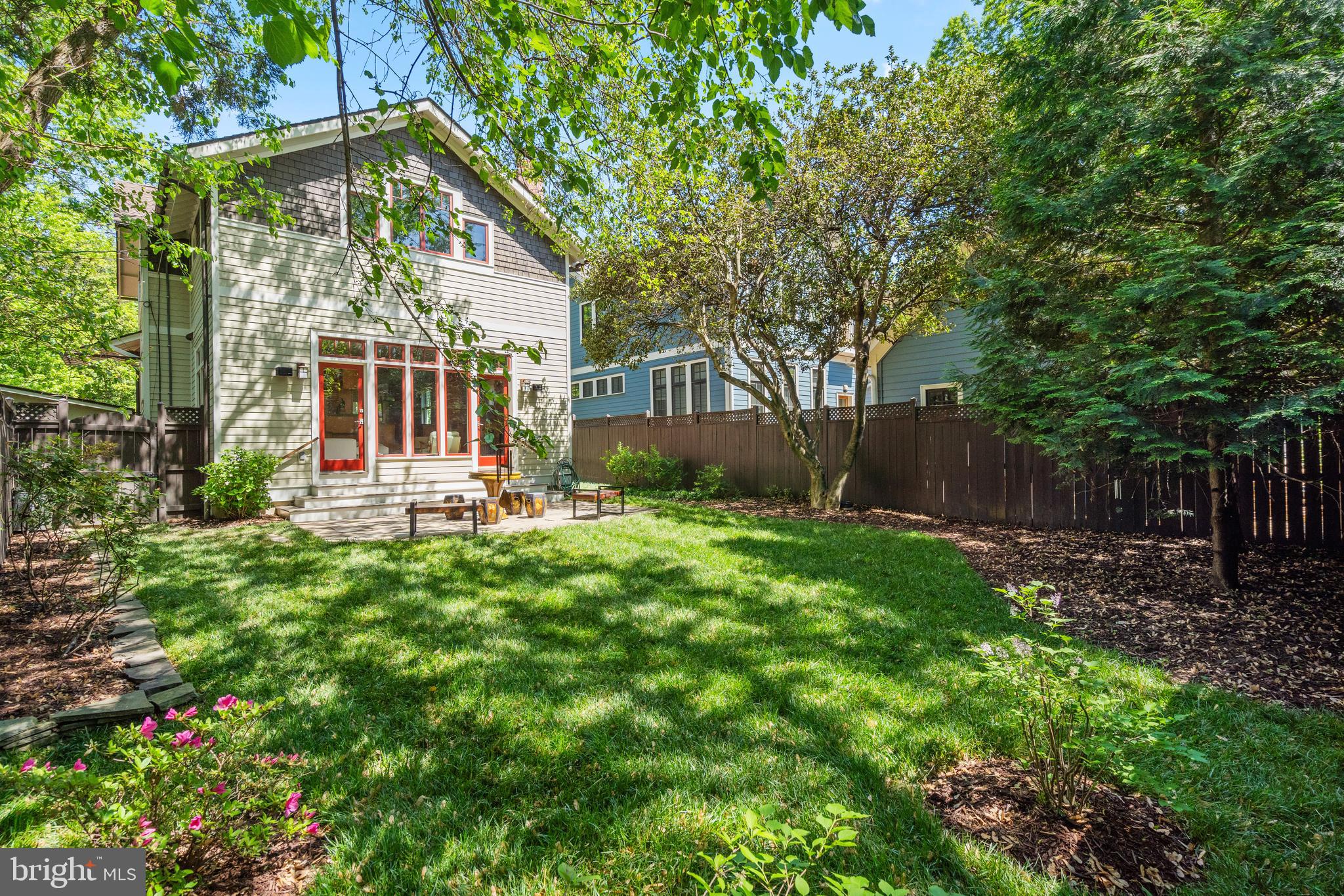 7 E WALNUT STREET