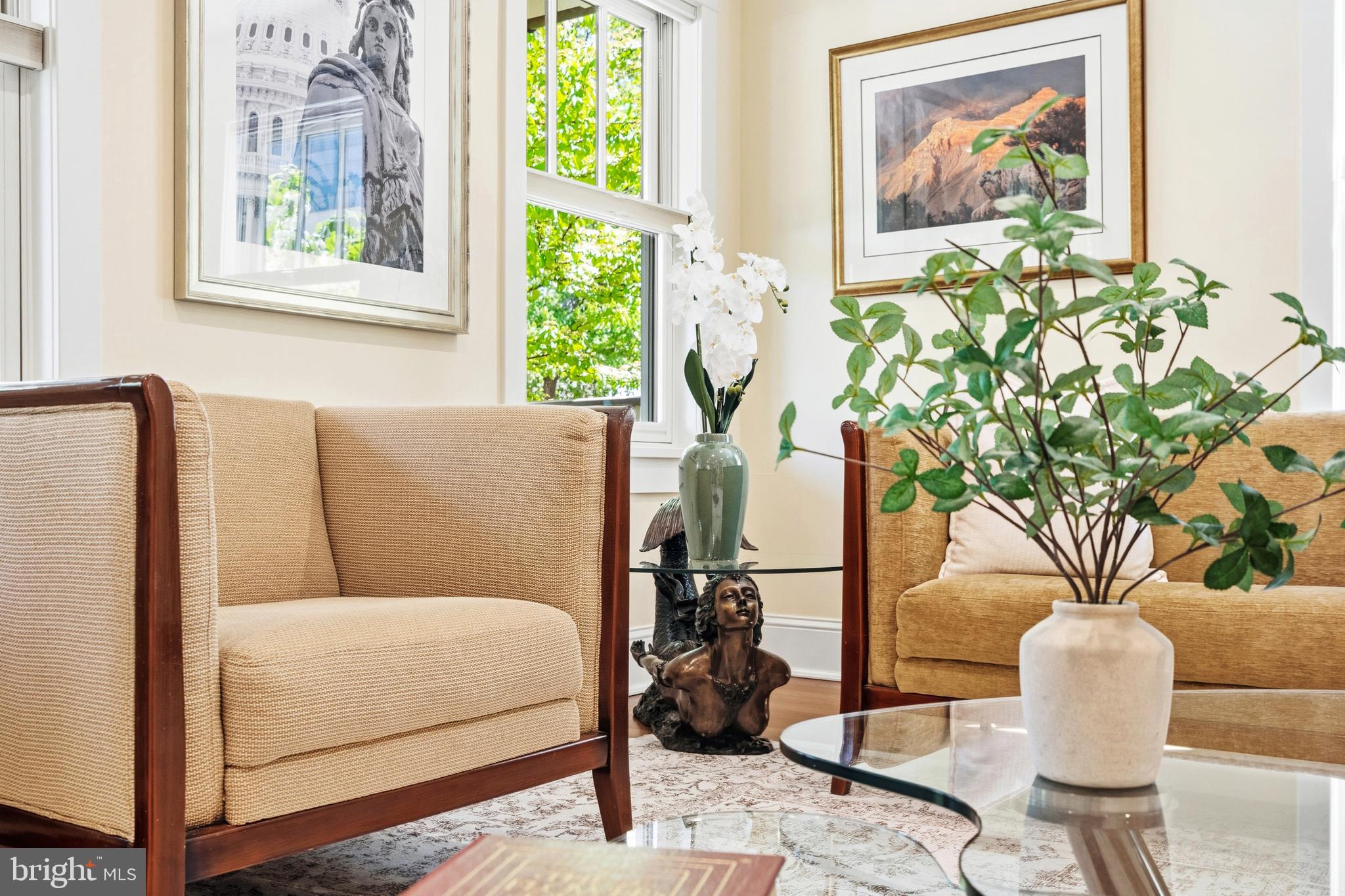 7 E WALNUT STREET