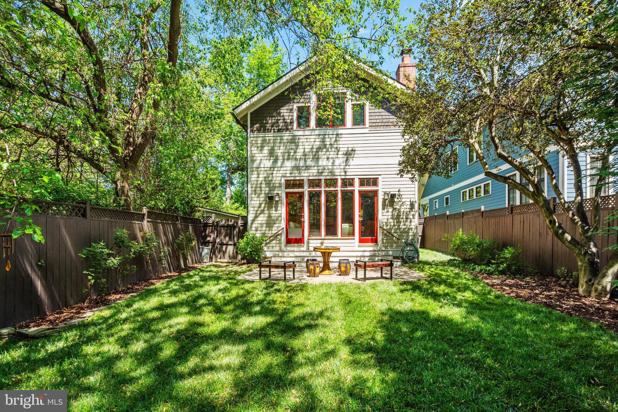 7 E WALNUT STREET