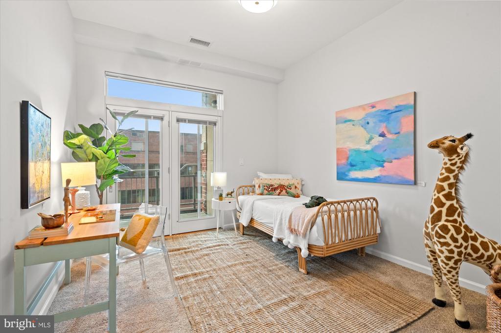 309 HOLLAND LANE 320