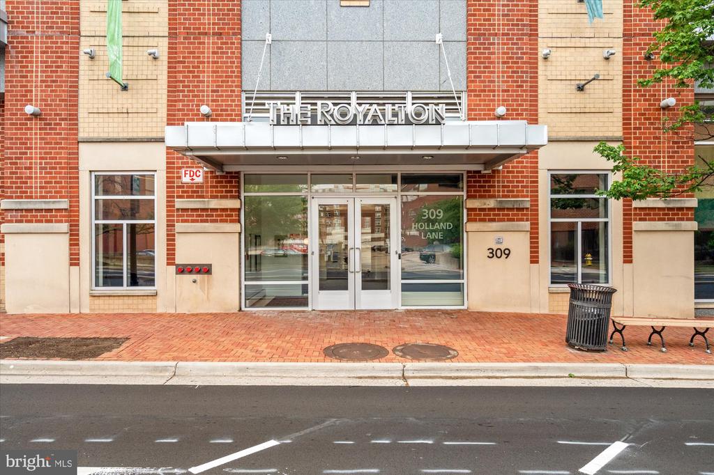 309 HOLLAND LANE 320