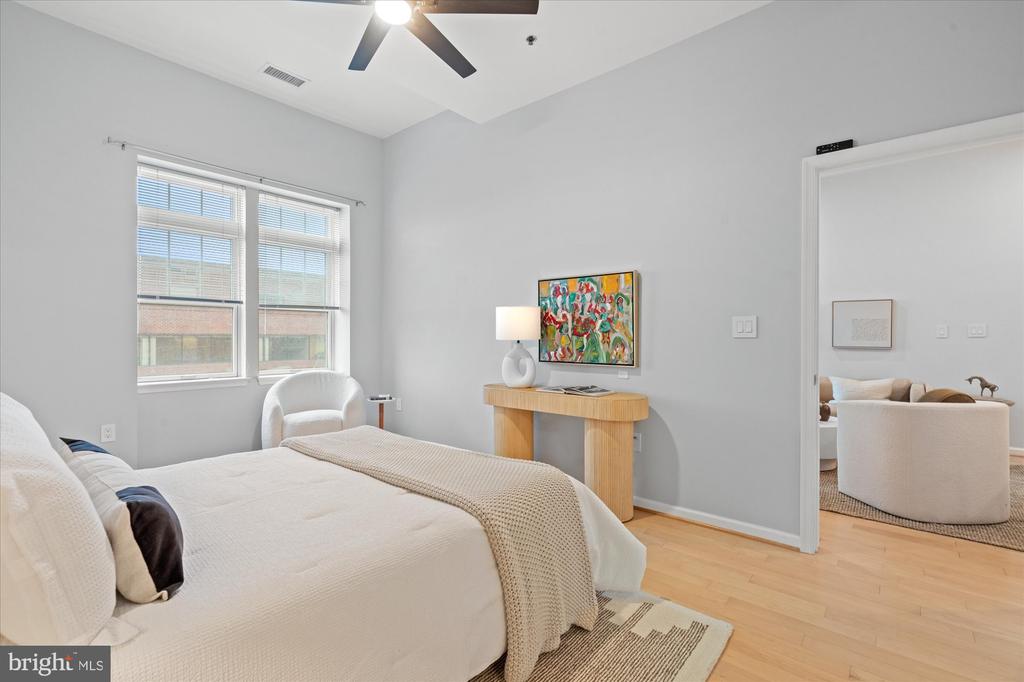 309 HOLLAND LANE 320