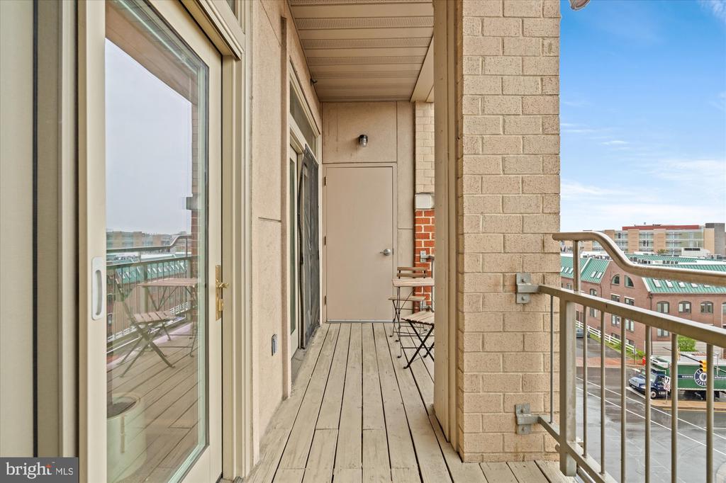 309 HOLLAND LANE 320