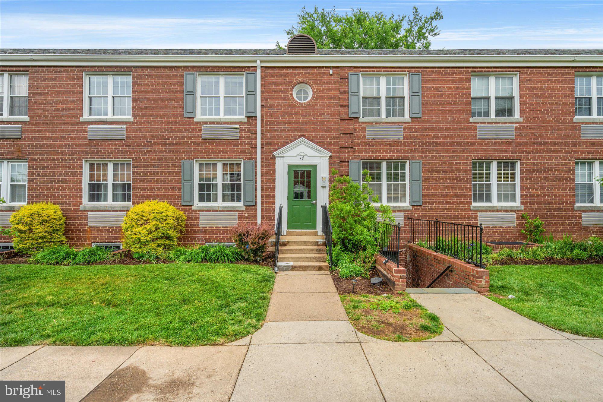 17 AUBURN COURT B