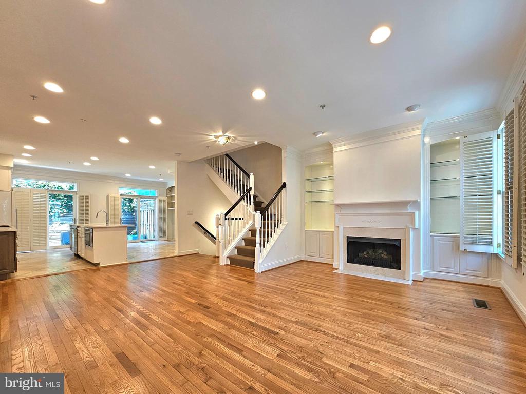 315 HEARTHSTONE MEWS