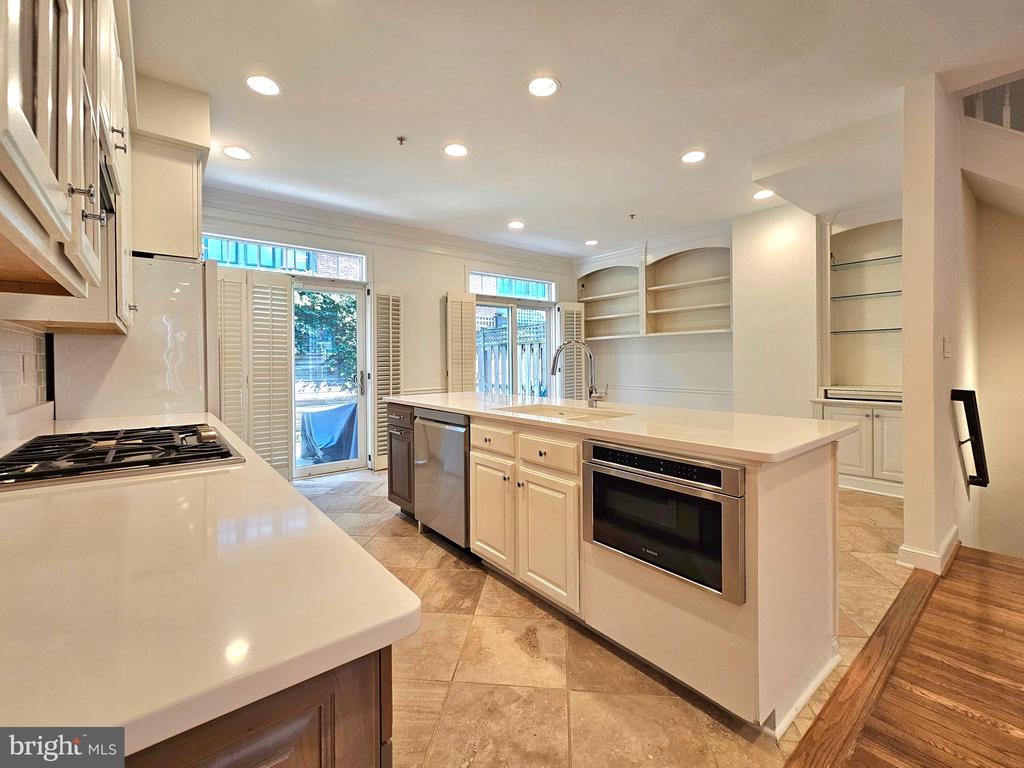 315 HEARTHSTONE MEWS