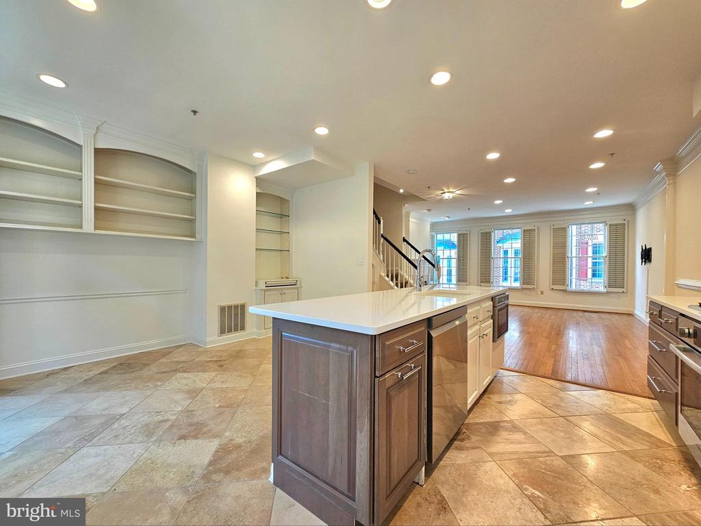 315 HEARTHSTONE MEWS
