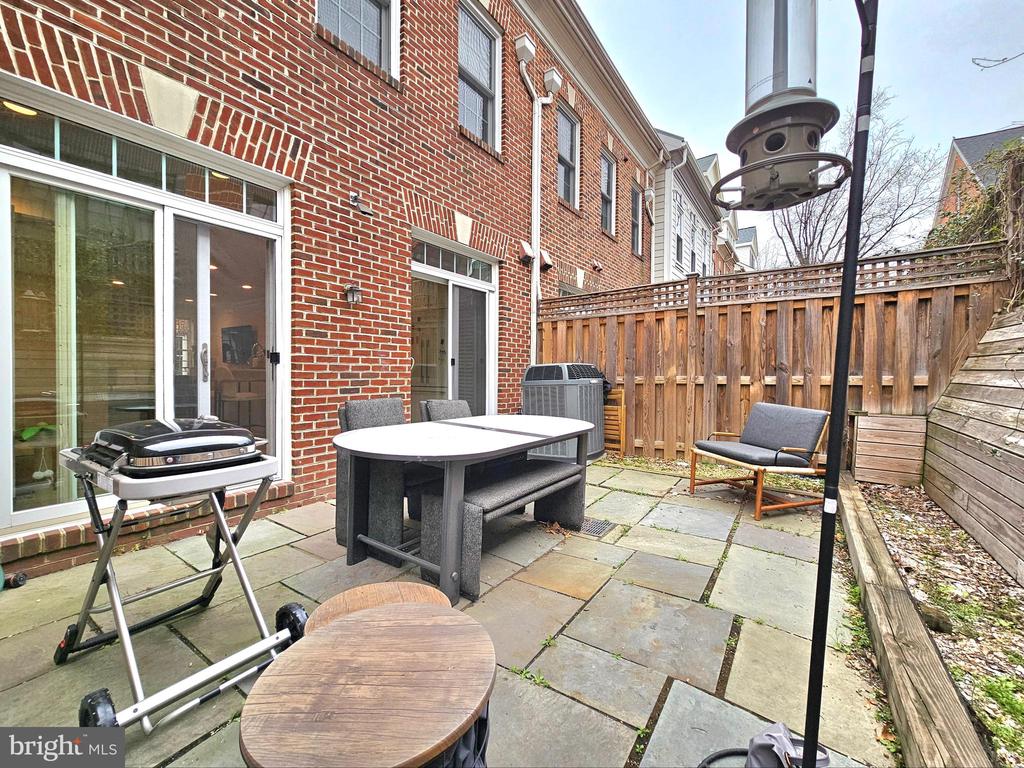 315 HEARTHSTONE MEWS